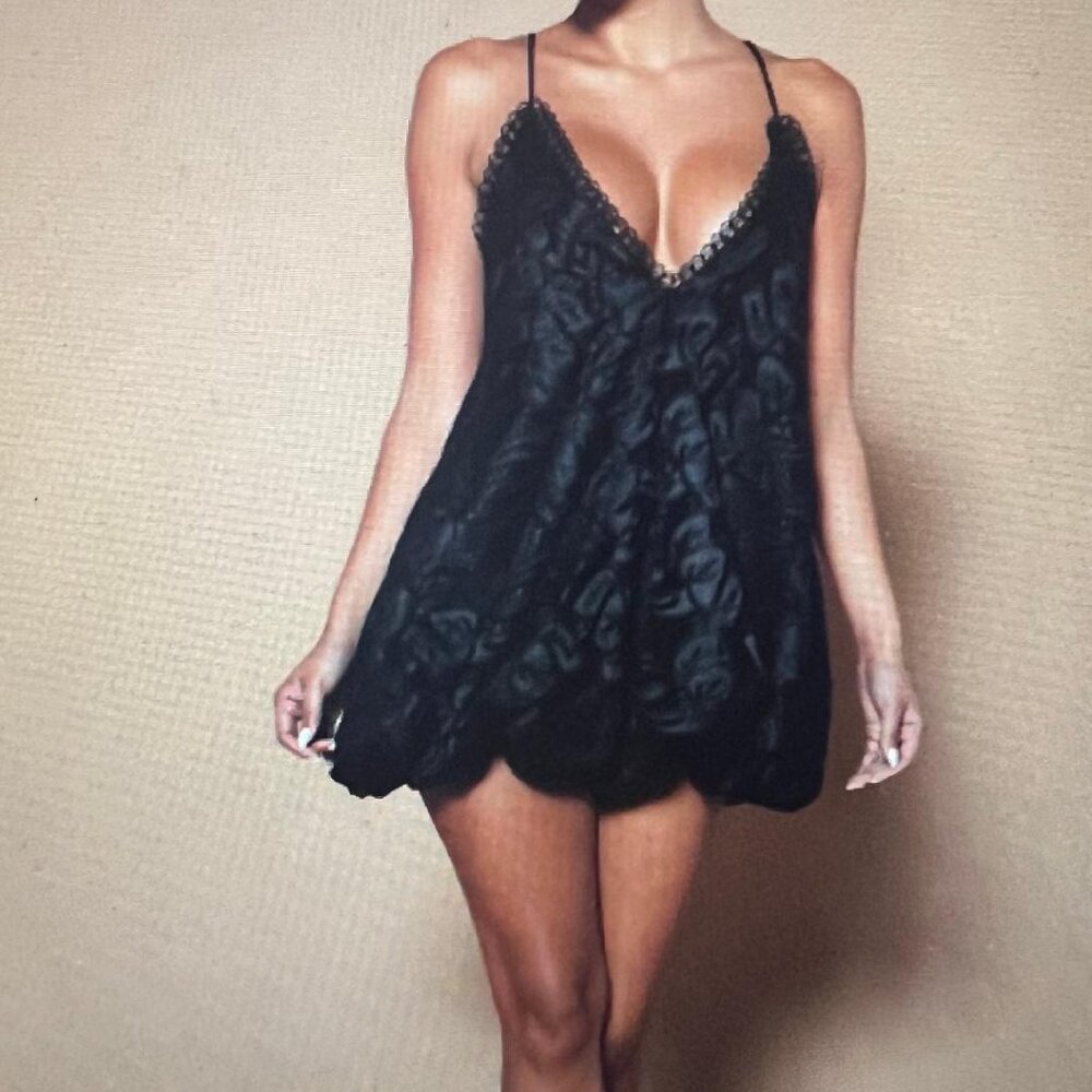 FASHION NOVA LUXE Lana Lace Mini Dress XS NEW!